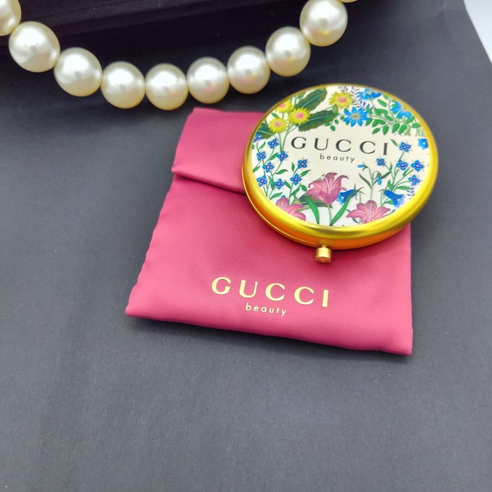 Authentic GUCCI Beauty Crossbody Mirror Pouch Pearl Handle Velvet Upcycled GWP - Picture 3 of 7
